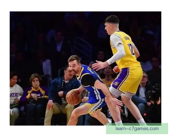 湖人加时险胜勇士詹姆斯狂砍三双引爆全场热议冲击季后赛格局 湖人加时险胜勇士詹姆斯狂砍三双引爆全场热议冲击季后赛格局