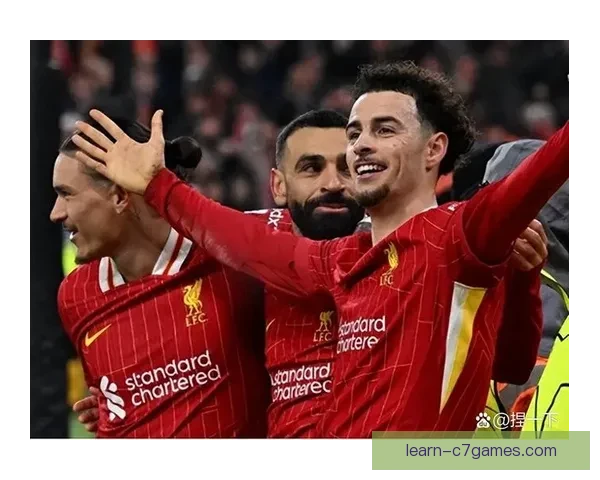 豪门对决再掀高潮年轻新星绝杀震撼全场今夜联赛排名生变引爆球迷热议