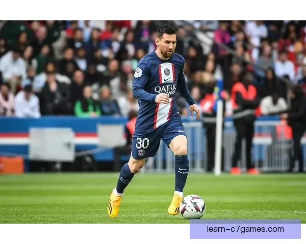 梅西转会巴黎后首次亮相,助攻与进球双双表现出色引发热议 梅西转会巴黎后首次亮相,助攻与进球双双表现出色引发热议