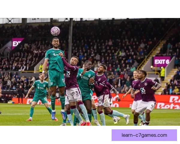 伯恩利足球俱乐部宣布新赛季阵容调整及战术规划发布会